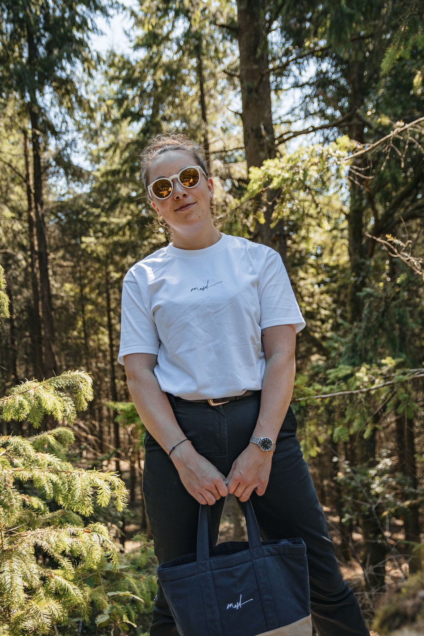 T-shirt blanc et gris