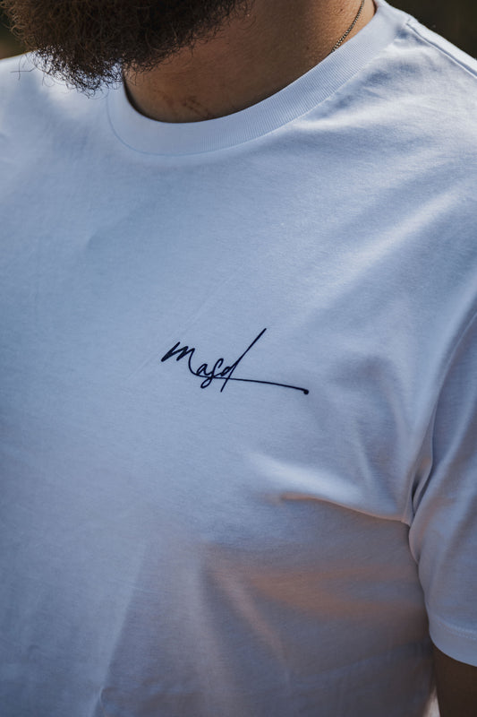 T-shirt blanc et bleu