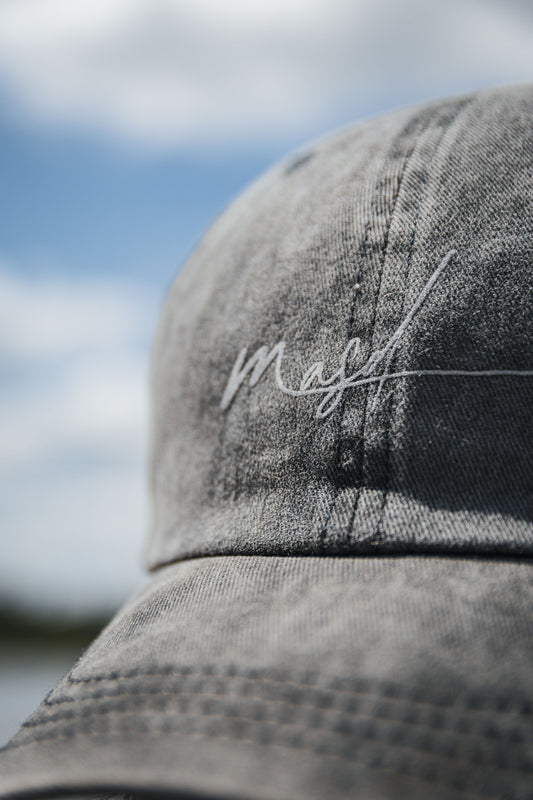 Casquette noire et grise