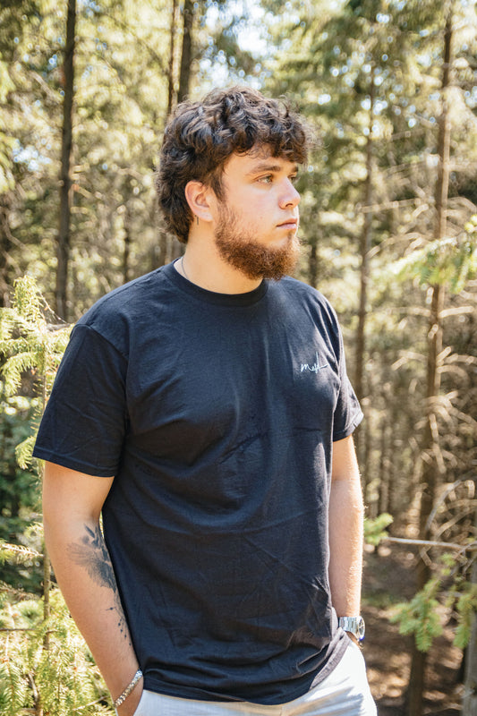 T-shirt noir et bleu